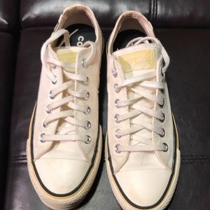 Women size 6 converse all stars lift low top sneakers
